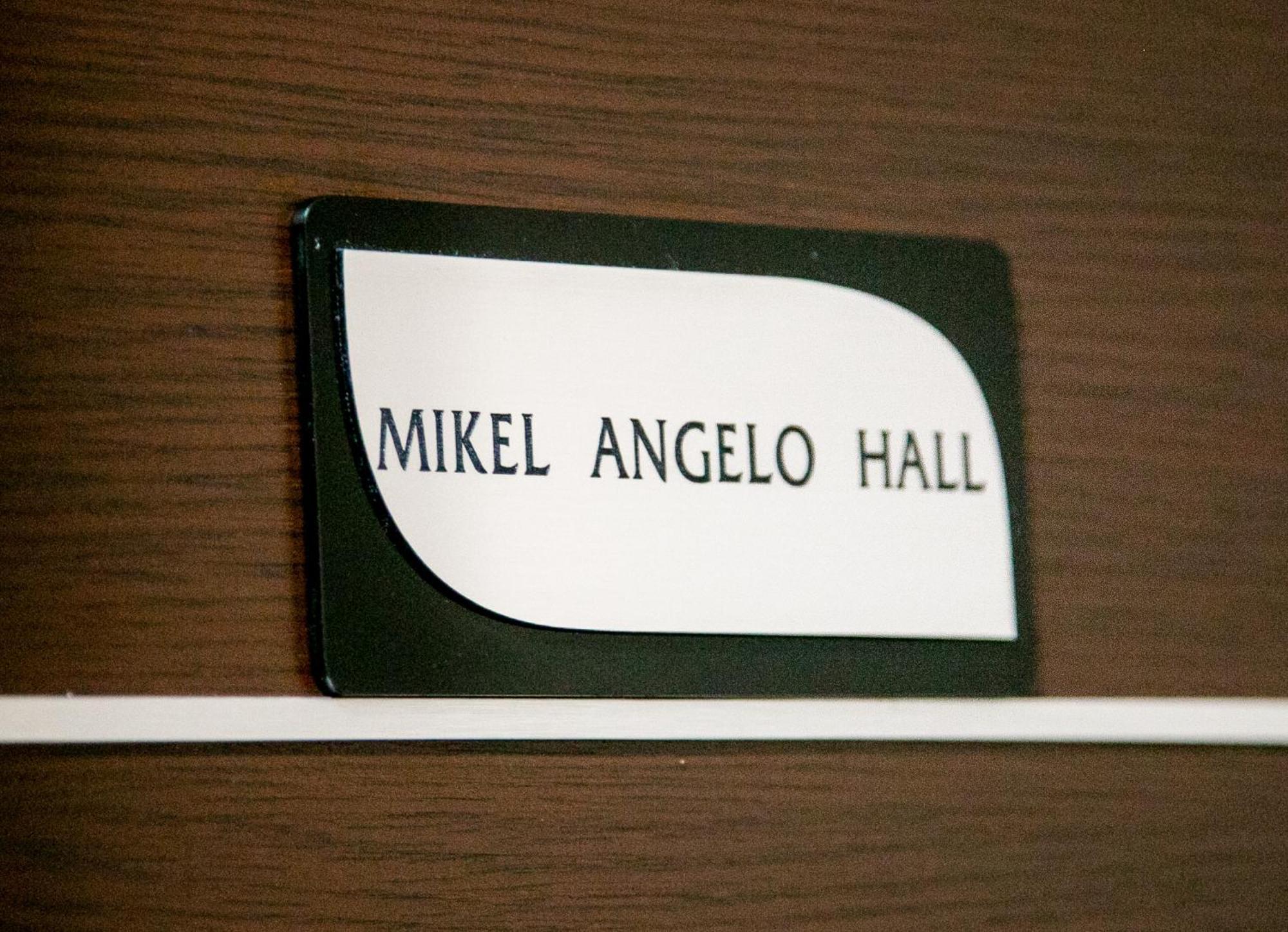 Mikel Angelo Hall Серрес Екстер'єр фото